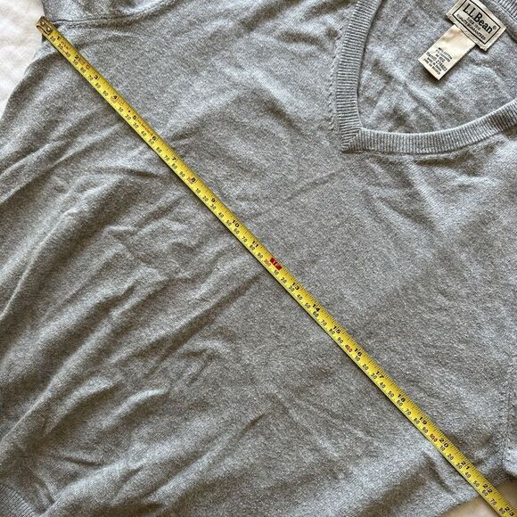 L.L. Bean Men's Medium Cotton/Cashmere‎ V-Neck Pullover Sweater Gray Regular - Picture 3 of 5